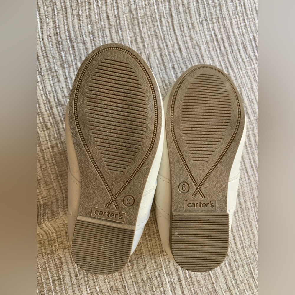 Toddler Girl’s size 6 Shoe Bundle - 2 pairs flats white and silver - Picture 7 of 7